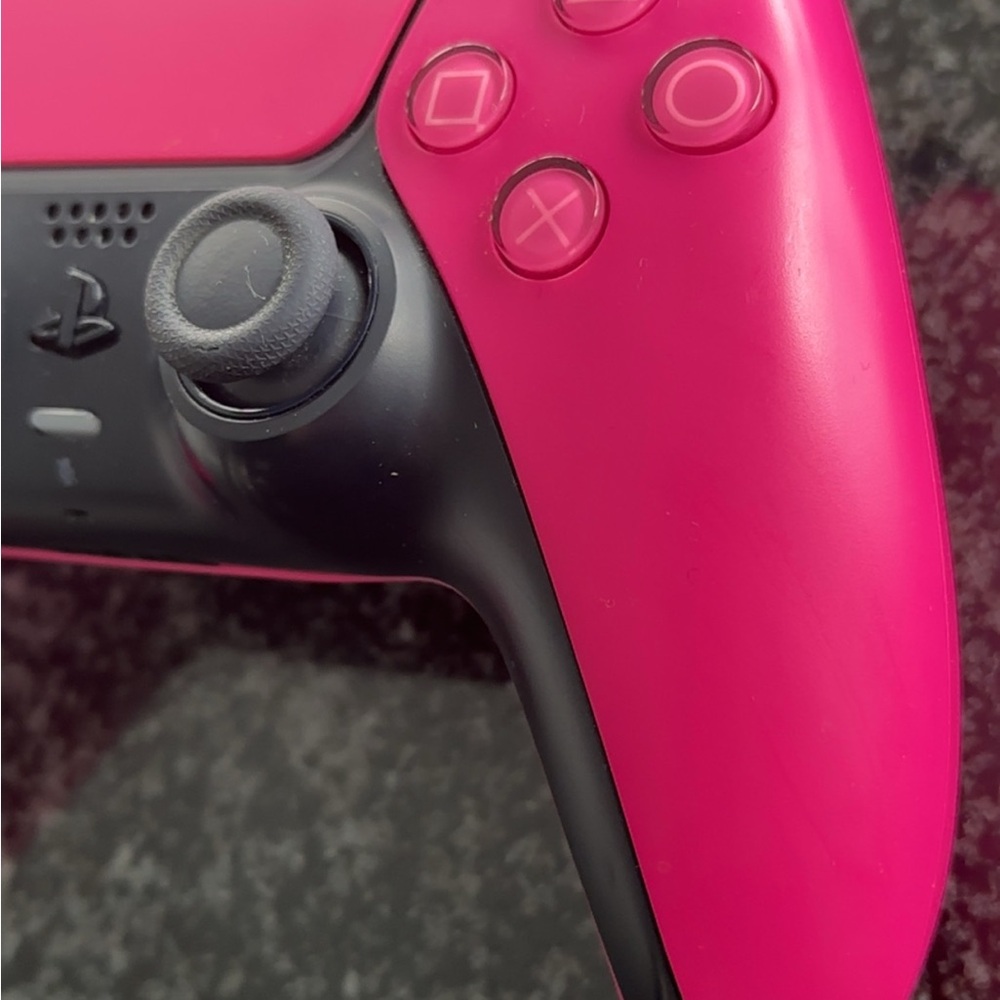 Rare Limited Edition - Sony DualSense Controller - Bright Pink - Picture 5 of 7